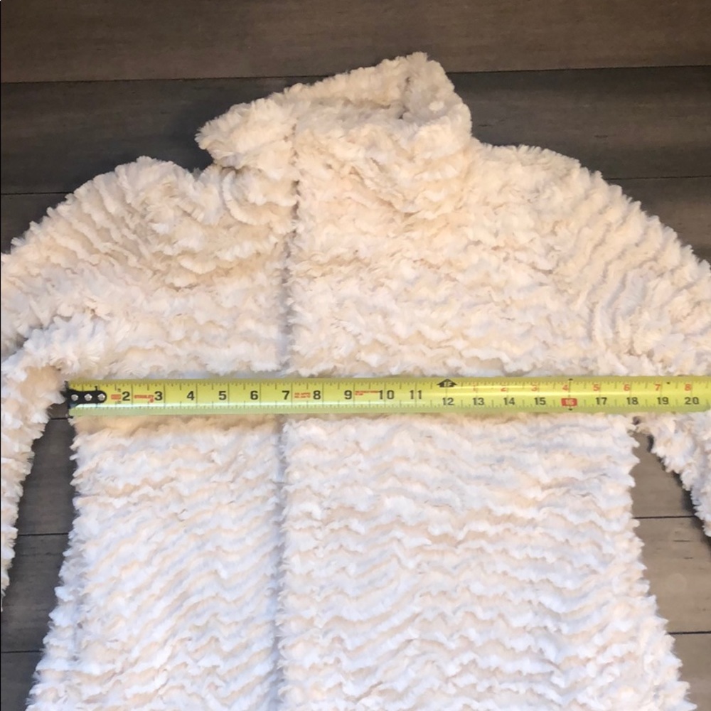 Patagonia pelage faux fur coat - Picture 9 of 15